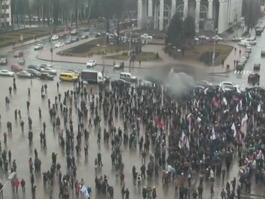 В Донецк свозят людей на пророссийский митинг