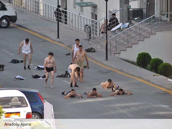 Турецкий спецназ выбил мятежников из жандармерии Анкары