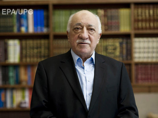 В Азербайджане закрывают вуз, который связывают с обвиненным в попытке переворота в Турции имамом Гюленом
