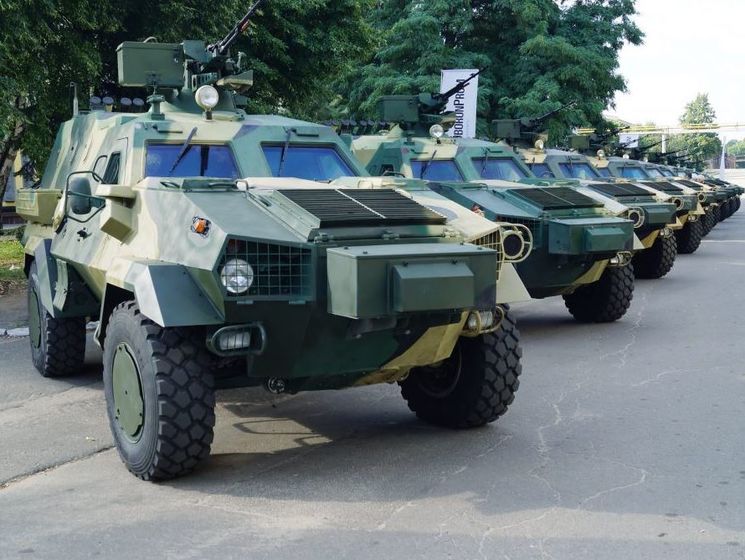 "Укроборонпром" передал военным 10 бронемашин "Дозор-Б"