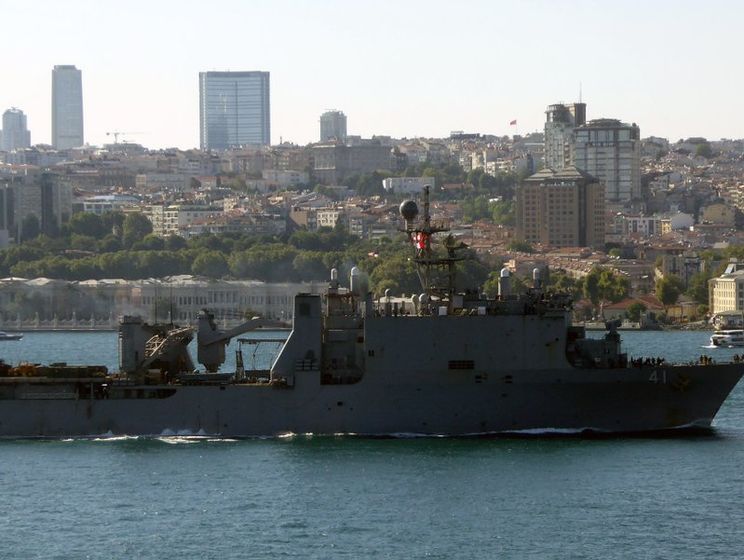 Десантный корабль ВМС США, который примет участие в учениях "Си Бриз &ndash; 2016", вошел в Черное море