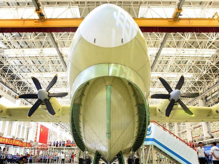 В Китае создали крупнейший в мире самолет-амфибию. Фоторепортаж 