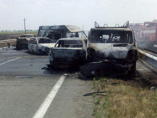На трассе Одесса – Киев столкнулись восемь автомобилей: три человека погибли