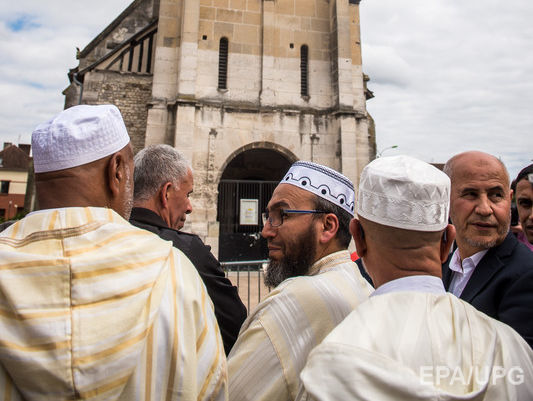 Во Франции мусульмане отказались проводить обряд погребения джихадиста, убившего священника