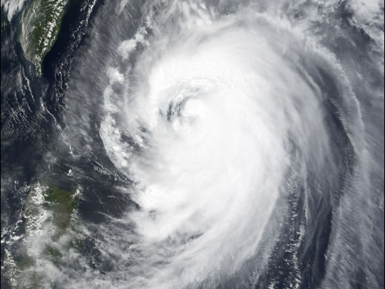 К Китаю приближается тайфун "Нида", объявлен второй уровень опасности