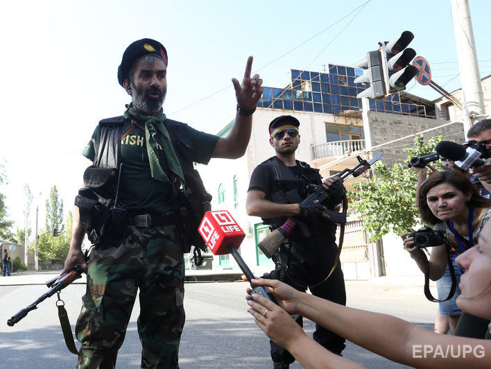Вооруженная группировка "Сасна црер" сдалась властям Армении