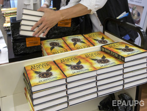 Новый "Гарри Поттер" стал самой продаваемой книгой Великобритании за последнее десятилетие