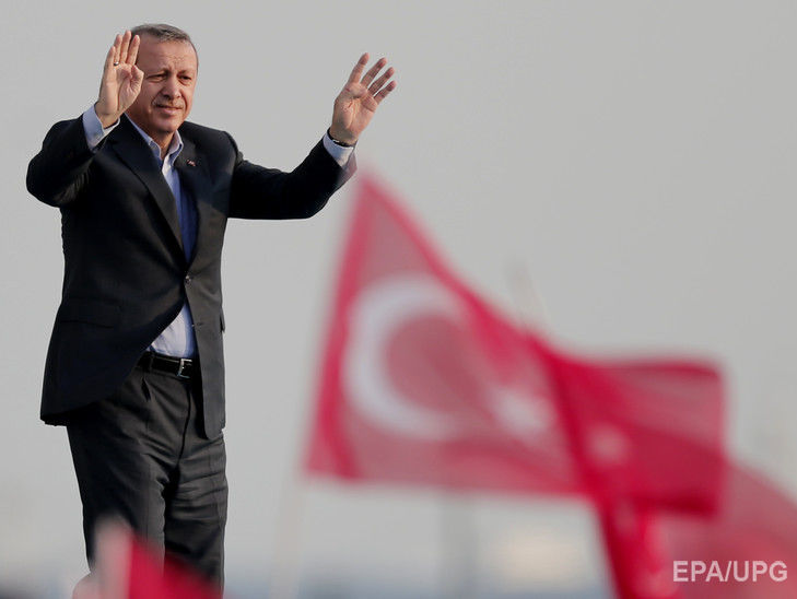 Истребитель мятежников в ночь переворота не сбил самолет Эрдогана из-за недостатка горючего &ndash; СМИ