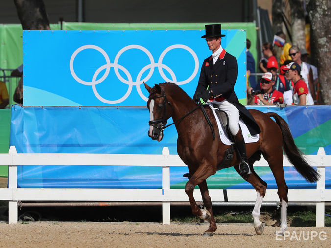 На Олимпиаде зачет по выездке лошадей возглавил британец, который 10 месяцев назад был в искусственной коме
