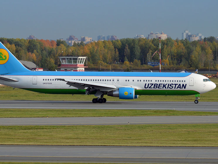 В аэропорту Петербурга сел самолет с отказавшим двигателем