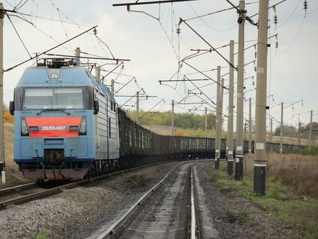 "Укрзалізниця": Боевики обстреляли поезд в зоне АТО