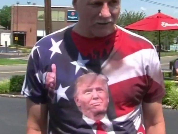 В США 62-летний мужчина был избит за футболку с Трампом