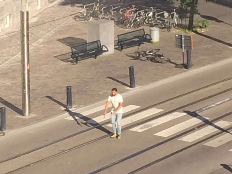 В Бельгии полицейские застрелили вооруженного мужчину, который отказался убрать оружие 