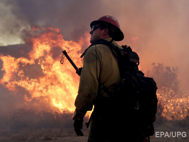 Власти Калифорнии из-за лесных пожаров эвакуировали 82 тыс. человек