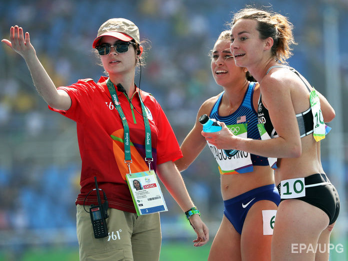 В Рио упавшие бегуньи помогли друг другу добраться до финиша. Видео