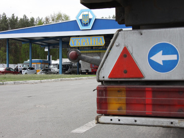 Россия почти 12 часов не пропускала грузовики с украинской продукцией через границу