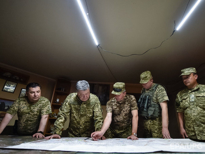 Порошенко: В случае обострения ситуации на Донбассе или в Крыму не исключена мобилизация и военное положение