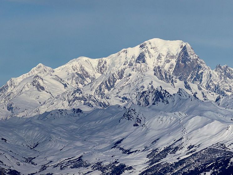 На Монблане во французских Альпах погибли три альпиниста