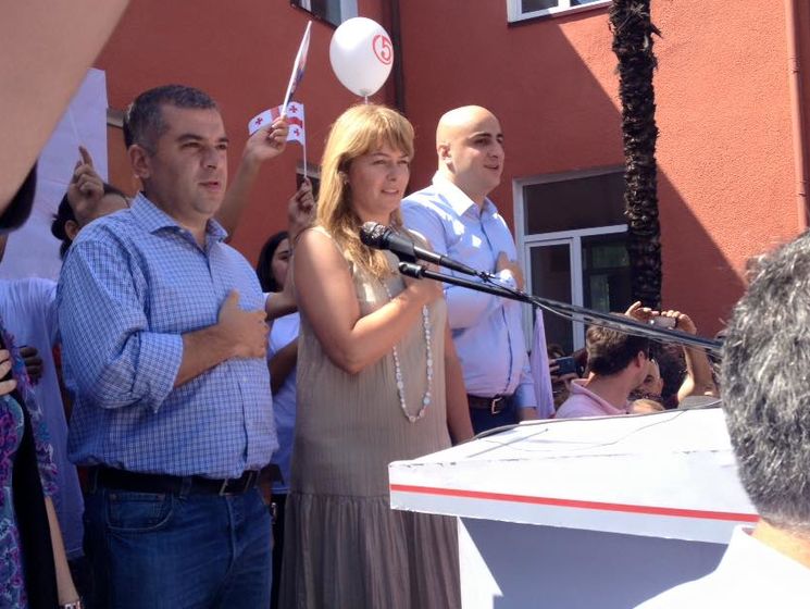 Жена Саакашвили баллотируется в парламент Грузии