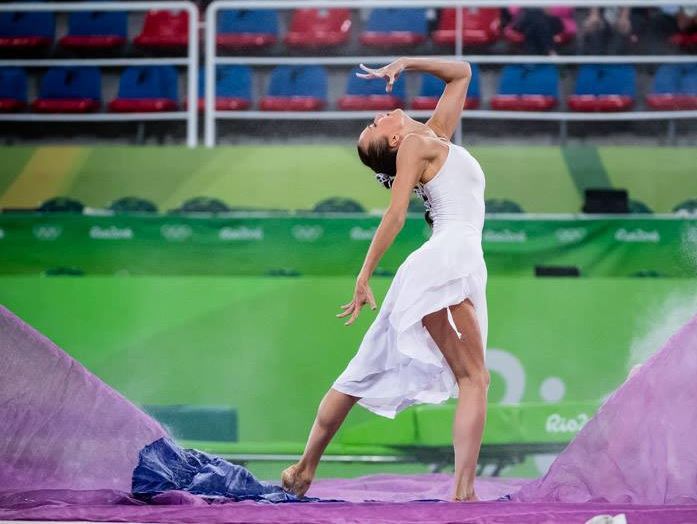 Крымская гимнастка Ризатдинова выступила на олимпийском гала-концерте под песню "1944"
