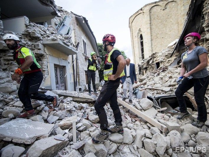 Число жертв землетрясения в Италии выросло до 247