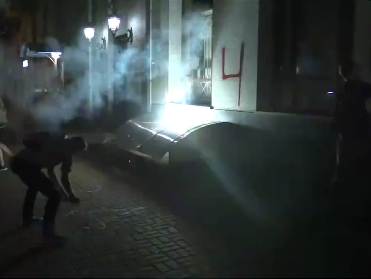 Представительница Россотрудничества в Киеве: Ночью наше здание забросали дымовыми шашками