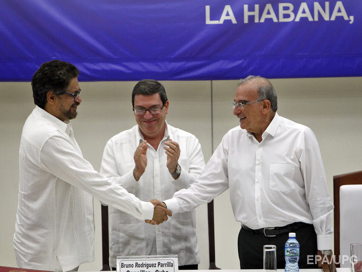 FARC объявила перемирие с властями Колумбии после 52 лет боевых действий