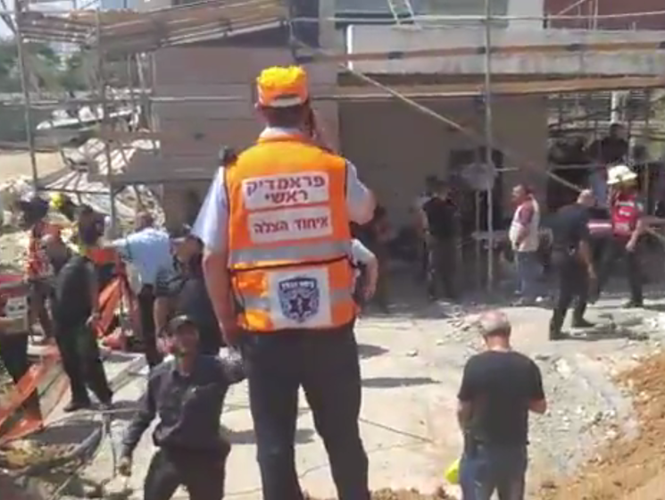 В Тель-Авиве обрушилось здание, есть раненые и пропавшие без вести