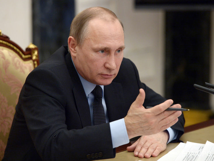 Путин объяснил падение рейтинга "Единой России" критикой со стороны оппозиции