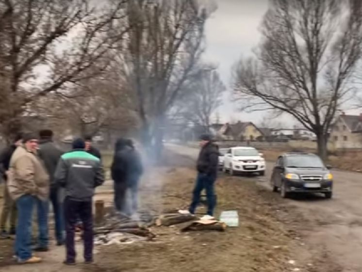 Жители Тернопольской области протестуют против возможного приезда эвакуированных из Уханя украинцев