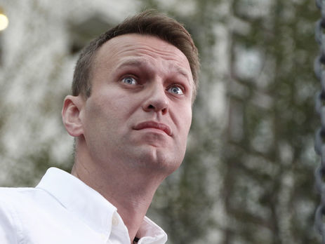 Навальный &ndash; полицейским РФ: Это Запад положил конфетку в сухпай здоровому мужику? Это Обама отъел половинку помидора?