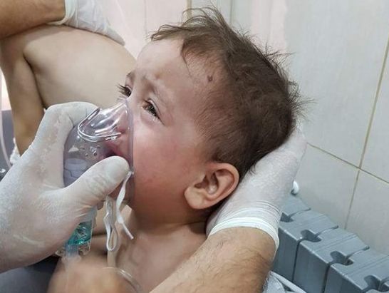Активисты: Войска Асада сбросили бомбы с хлором в пригороде Алеппо
