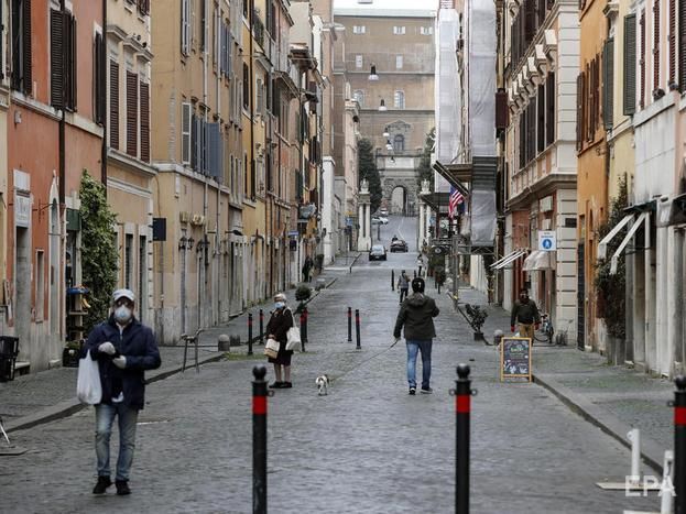 За сутки в Италии от коронавируса умерло более 800 человек 
