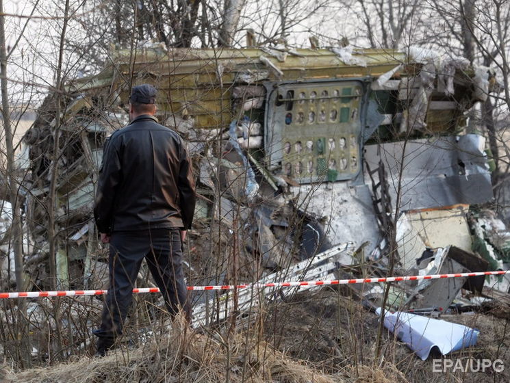 В Польше заявили, что российский диспетчер мог ввести в заблуждение экипаж разбившегося самолета Качиньского