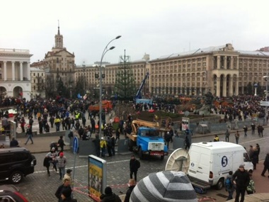Митингующие отвоевали Майдан Незалежности