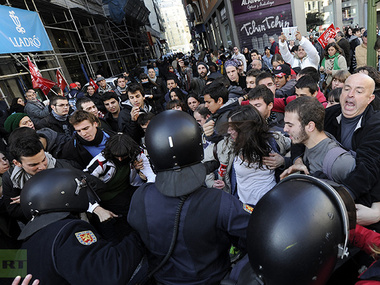 Демонстрация в Мадриде против мер жесткой экономии закончилась стычками с полицией