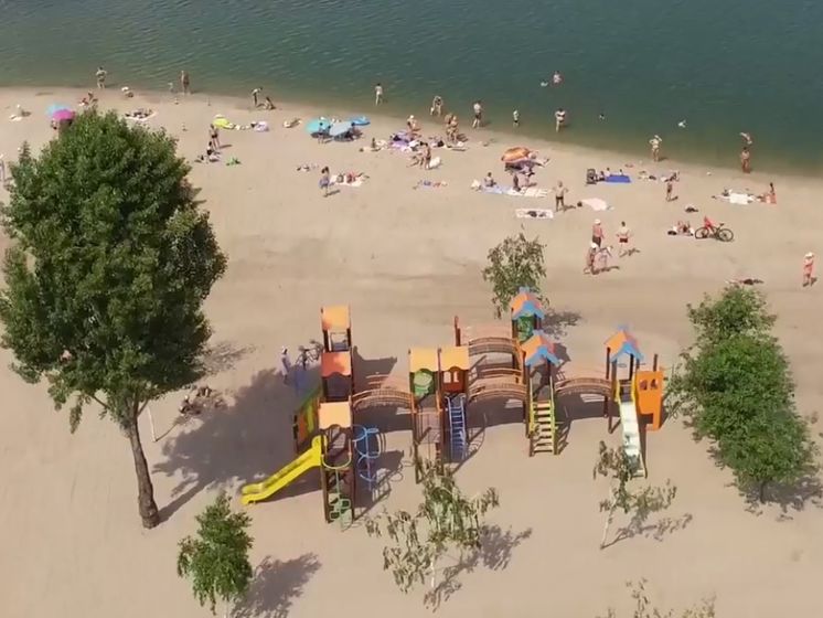 Кличко заявил, что пляжи Киева уже открылись для купания