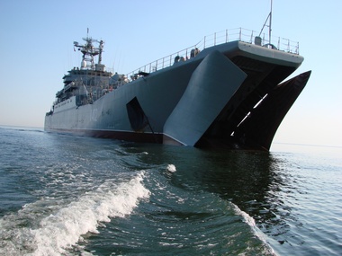 Российские военные захватили корабль "Ольшанский"