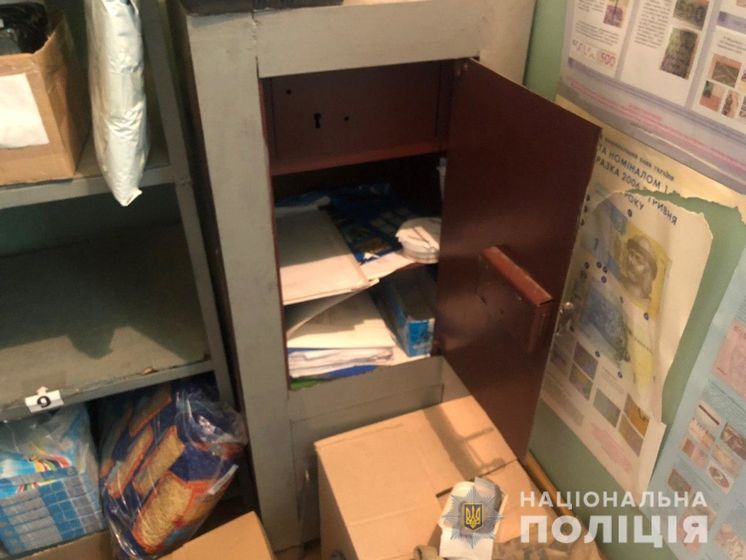В Харькове с помощью палки ограбили почту