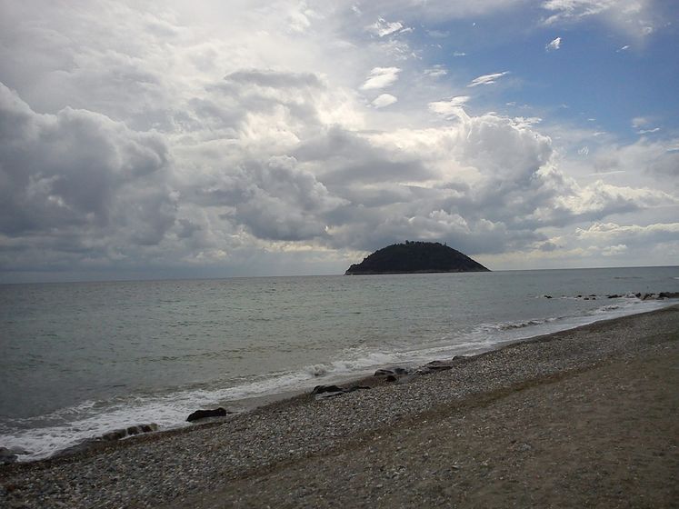 Власти Италии проверят документы о продаже острова Богуслаеву. Ему могут отказать