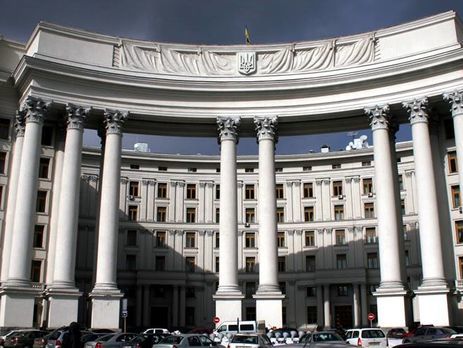 МИД Украины обвинил Россию в "целенаправленном уничтожении" Библиотеки украинской литературы в Москве