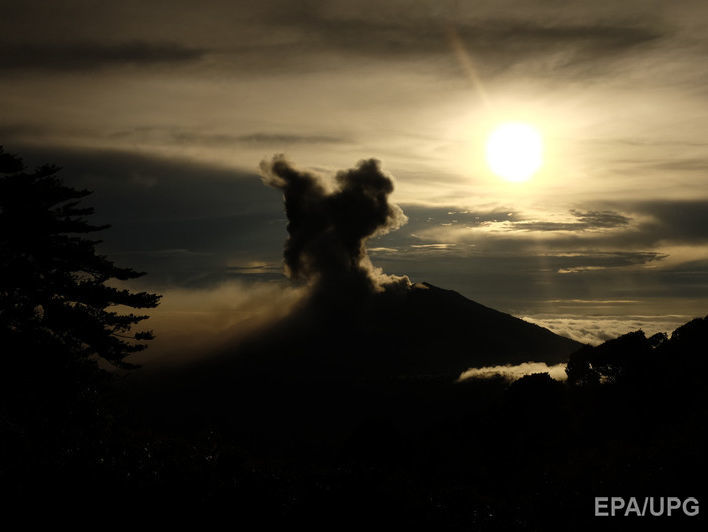 Коста-Рику накрыло пеплом извергающегося вулкана Турриальба. Видео
