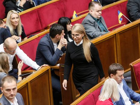 Пресс-секретарь сообщила, что состояние Тимошенко остается тяжелым. СМИ пишут, что ее подключили к аппарату ИВЛ