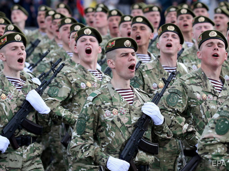 Лукашенко заявил, что развернул на границах со странами НАТО половину армии Беларуси 