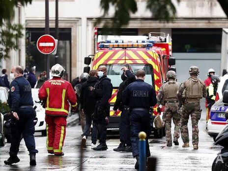 В результате нападения с мачете в 11-м районе Парижа 25 сентября ранения получили двое сотрудников продюсерских компаний