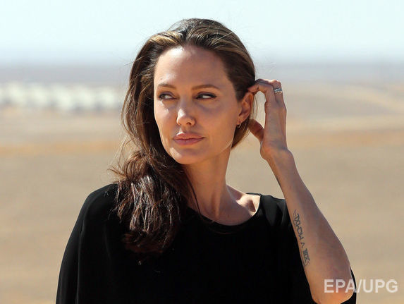 Джоли сняла особняк за $95 тыс. в месяц для себя и детей