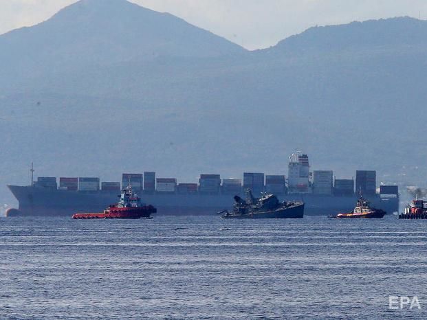 У Греції зіткнулися транспортне і військове судна, є травмовані