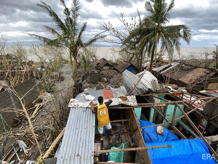 Тайфун "Гони" обрушился на Филиппины, погибли семь человек