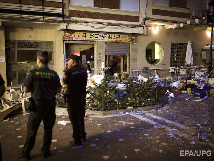 Число пострадавших от взрыва в испанском кафе увеличилось до 90 человек