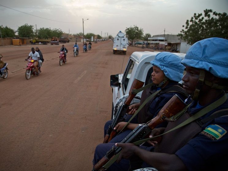 В результате нападения на лагерь ООН в Мали погиб один миротворец